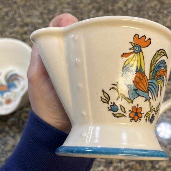 Rooster Bleu Poppytrail Creamer - Picture 2 of 7